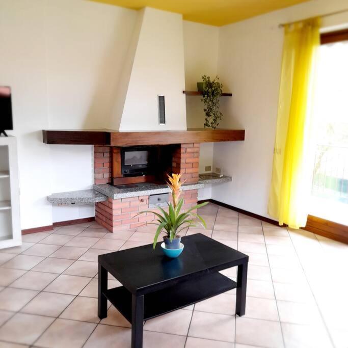 Willa Il Vecchio Kiwi - House With Private Garden Oleggio Castello Zewnętrze zdjęcie